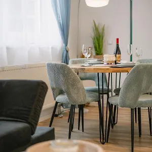 Apartment 2-zimmer Themen-apartment Im Zentrum, Naehe Oper, Bayreuth